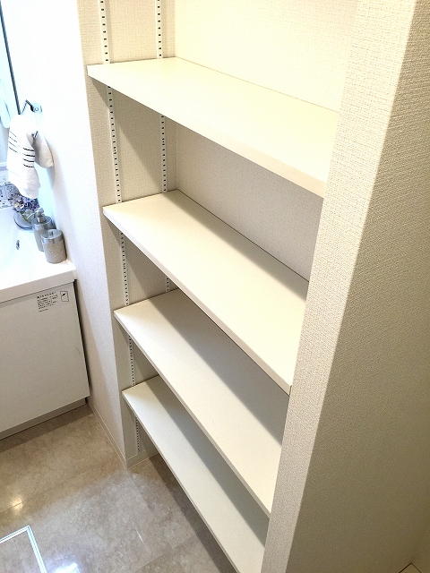 フラット田園調布　洗面室&バスルーム収納