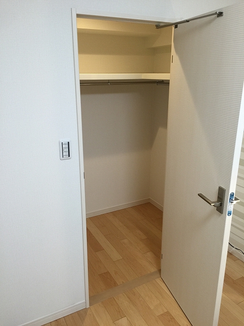 フラット田園調布　洋室約6帖収納