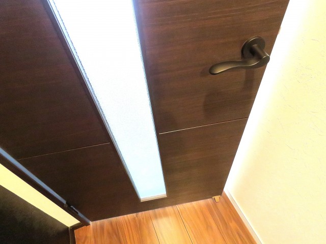 松見坂武蔵野マンション　ＬＤＫ扉