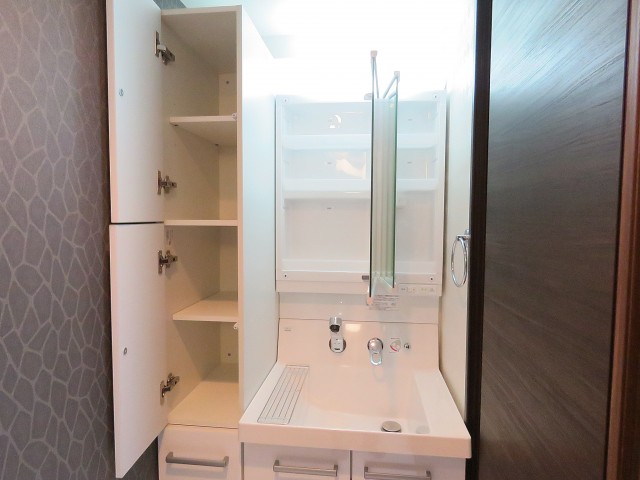 松見坂武蔵野マンション　洗面化粧台