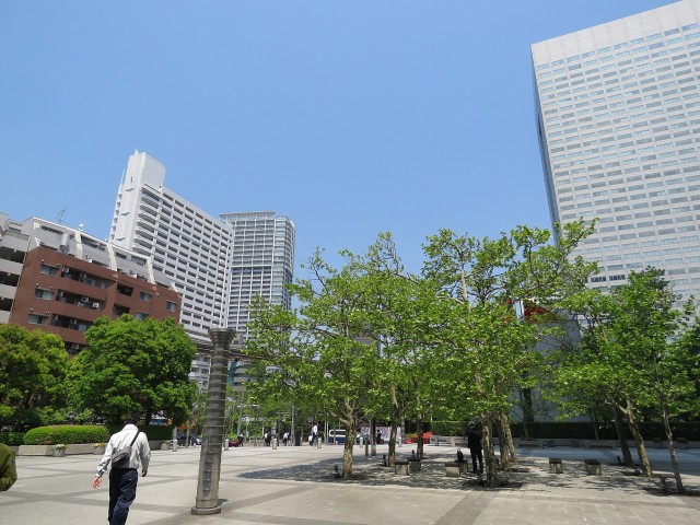 モアグランデ浜松町　マンション前