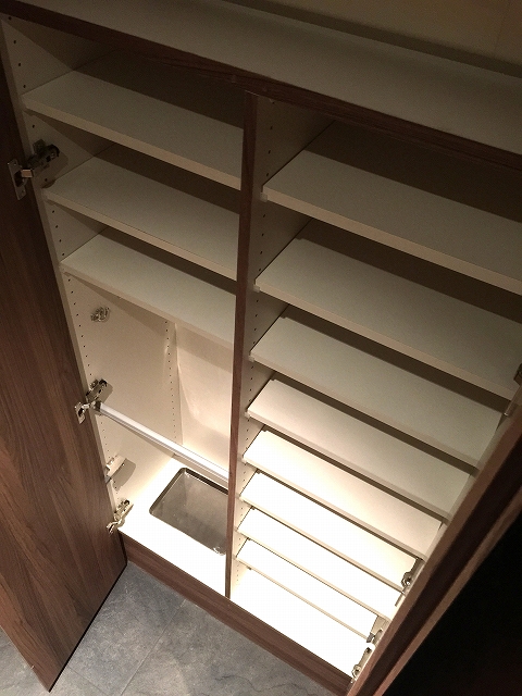 赤坂ハイツ　シューズボックス