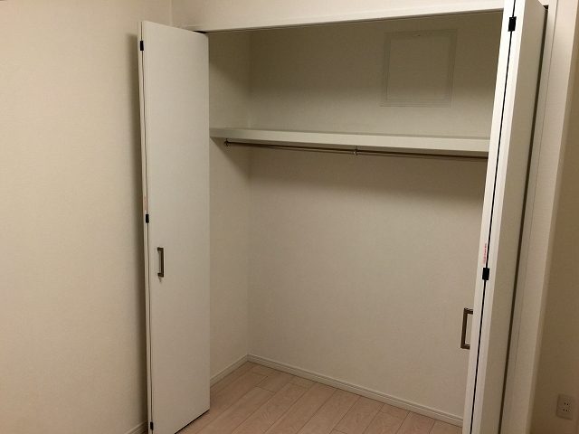 池田山ロイヤルマンション 洋室約5.8帖収納