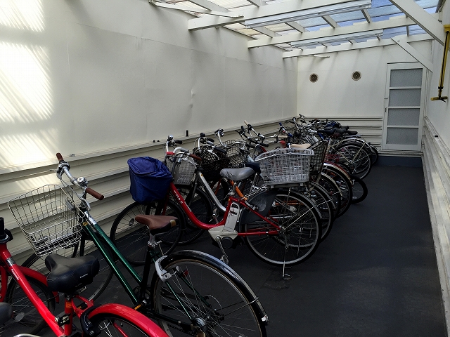 池田山ロイヤルマンション 駐輪場