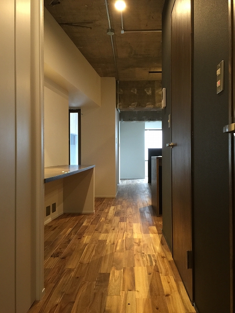 ストークメイジュ　廊下