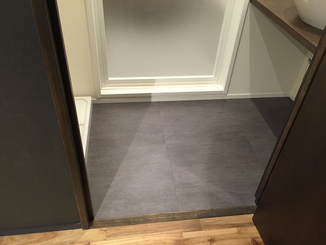 ストークメイジュ　洗面室