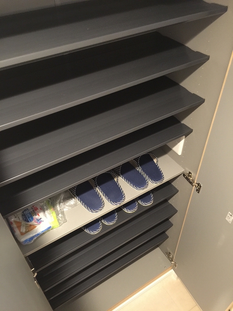 東中野コーポラス　シューズボックス