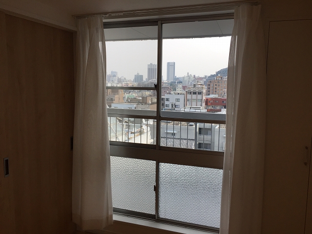 東中野コーポラス　リビングダイニングキッチン窓