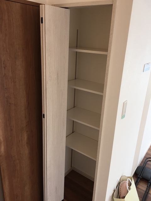 ライフルーデンス阿佐ケ谷　リビングダイニングキッチン収納