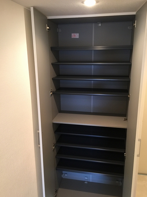 ベルテ中野江古田　シューズボックス