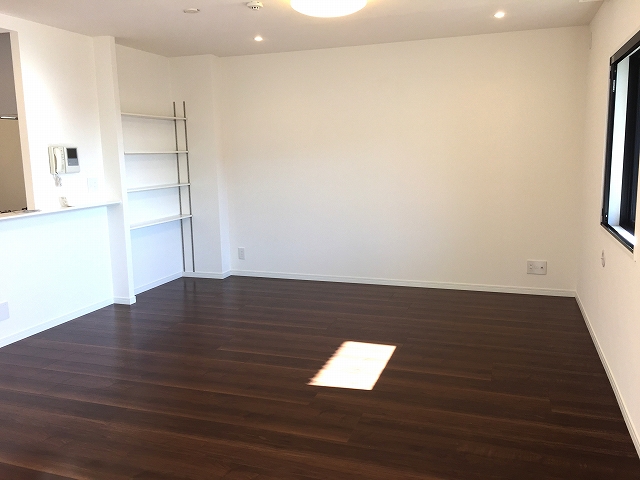 ベルテ中野江古田　リビングダイニングキッチン