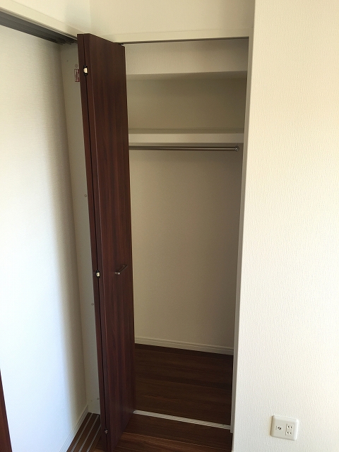 エントピア荻窪　洋室南側収納