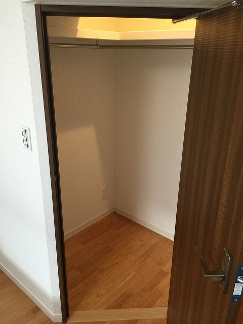 財形第３御殿山マンション　洋室約6.9帖収納