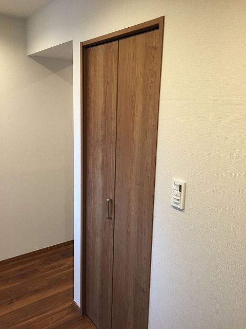 ヴィラロイヤル代々木　廊下収納