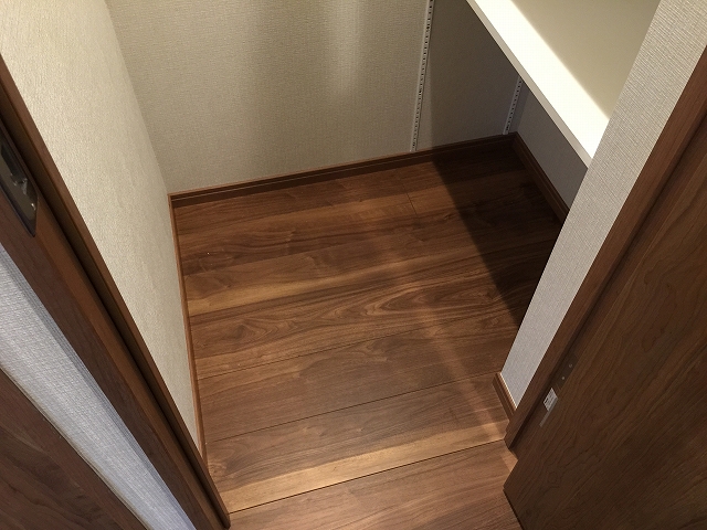 ヴィラロイヤル代々木　廊下収納