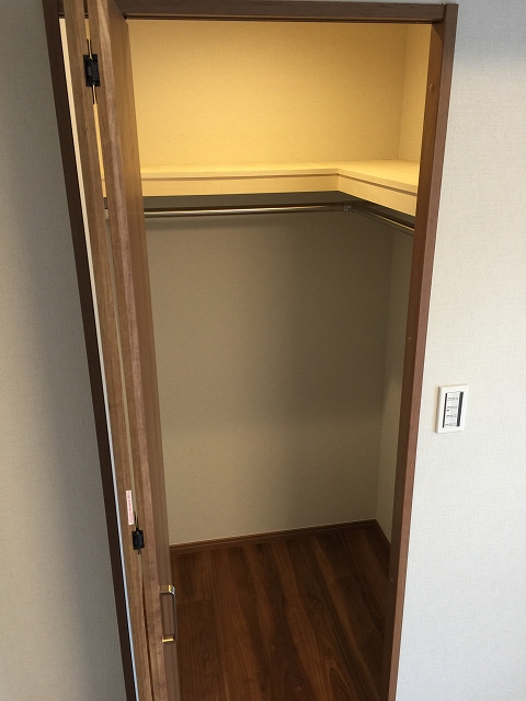 ヴィラロイヤル代々木　洋室約6.7帖収納