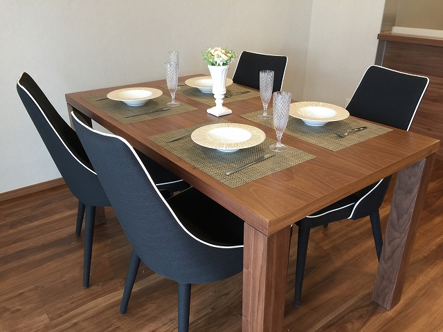 ヴィラロイヤル代々木　ダイニングセット