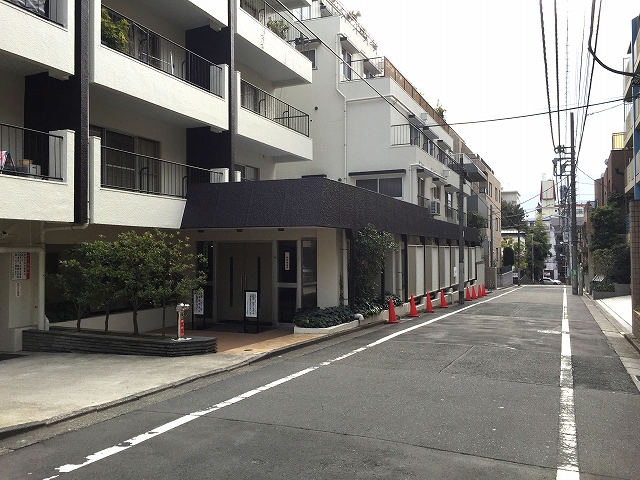 ヴィラロイヤル代々木　前面道路