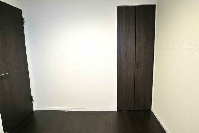 ライオンズマンション初台 洋室２