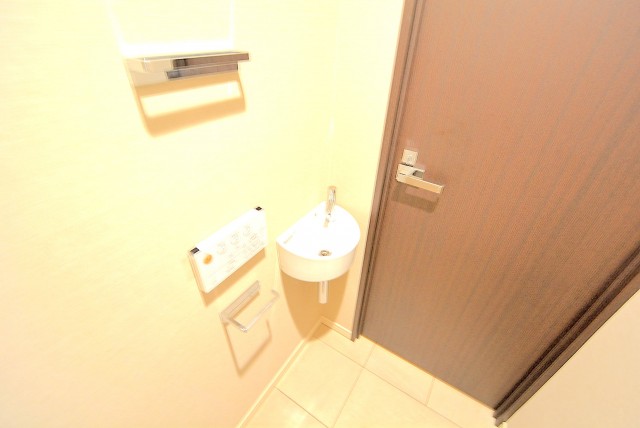 クオリア神南フラッツ トイレ