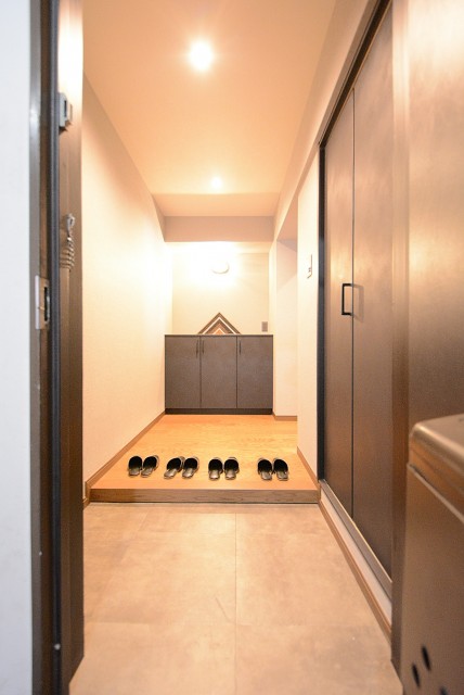 ストークメイジュ 玄関