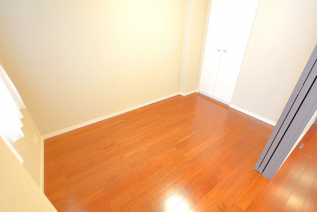 クオリア神南フラッツ 洋室