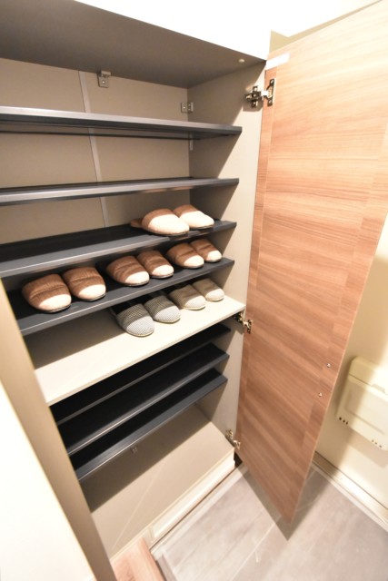 秀和代々木レジデンス 玄関