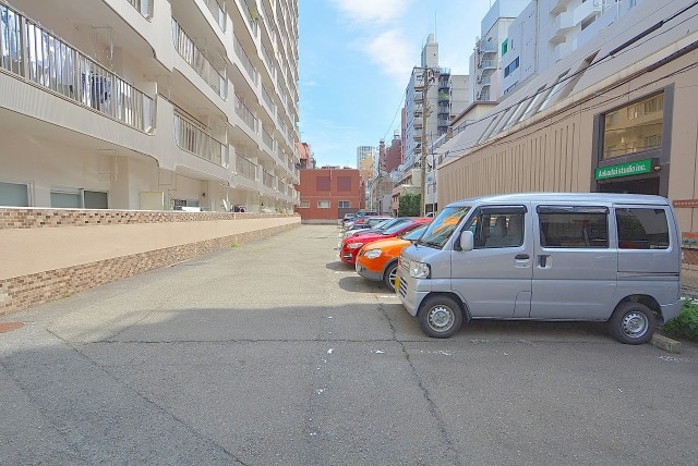 青葉台フラワーマンション 駐車場