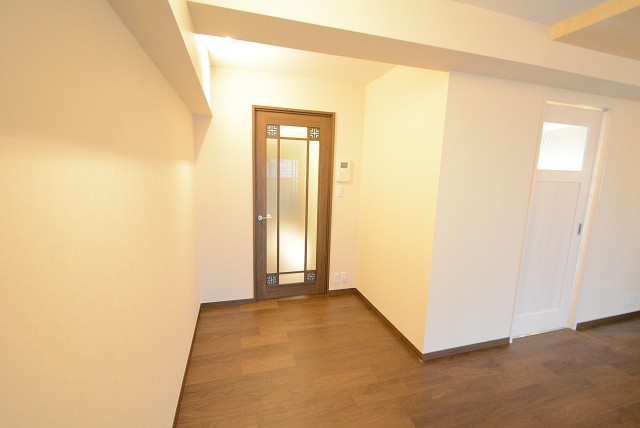 ライオンズマンション池田山 玄関へ