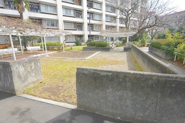 烏山南住宅1号棟713号室外観 (9)