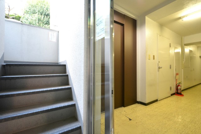 ヒルズ代官山 エントランス