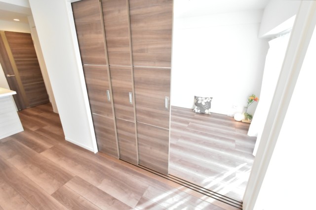 秀和代々木レジデンス 洋室2