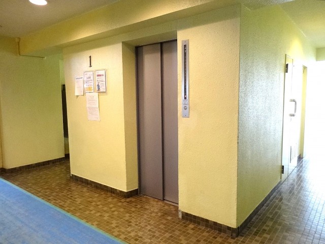 初台ハイツ　エレベーター