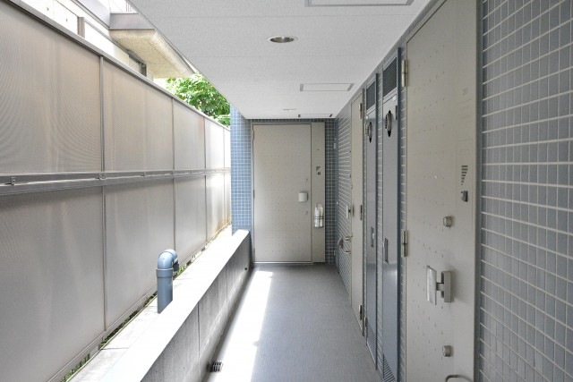 ダイナシティ市谷仲之町　外廊下