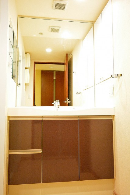 赤坂ハイツ　サニタリールーム　洗面台
