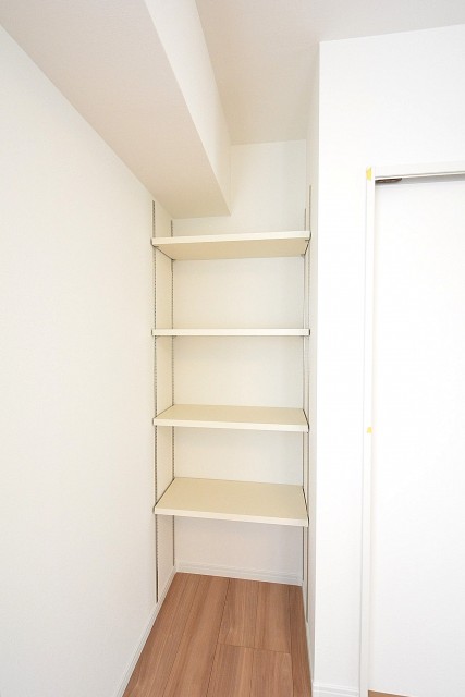 藤和大久保コープ　6.3帖ベッドルーム　可動棚
