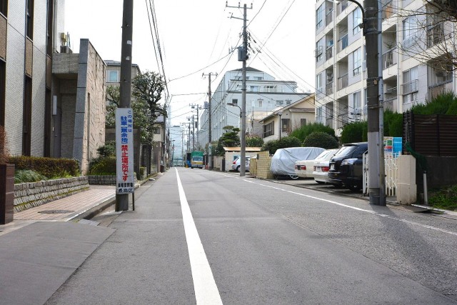 駒込コーポラス　前面道路