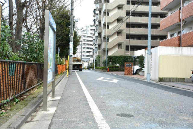 ラポール駒込　前面道路