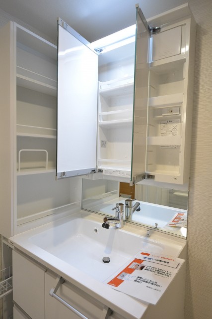 秀和南大井レジデンス　洗面化粧台