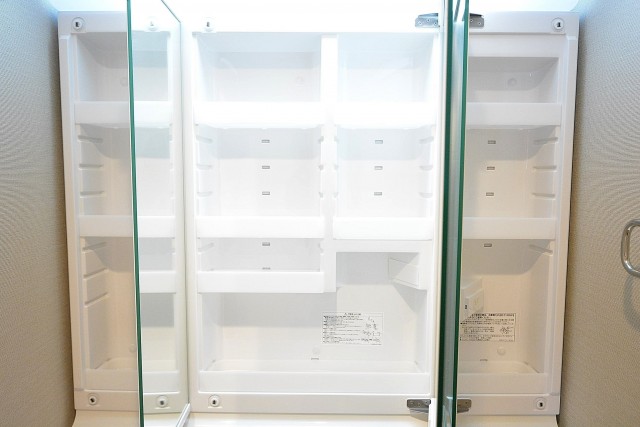 目白ハイツ　洗面台鏡裏収納