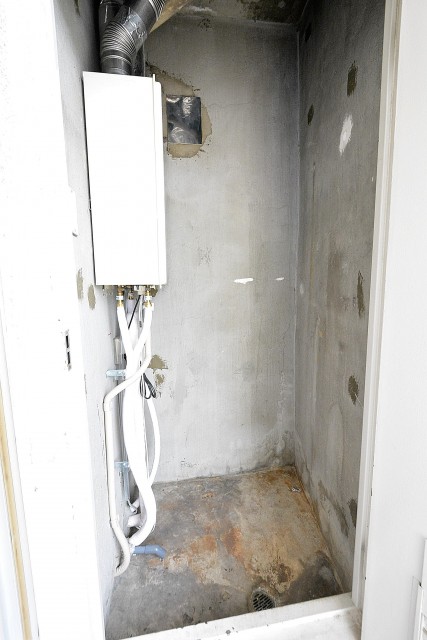 目白ハイツ　給湯器スペース