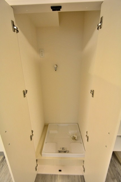 日興パレス麻布狸穴　洗濯機置場