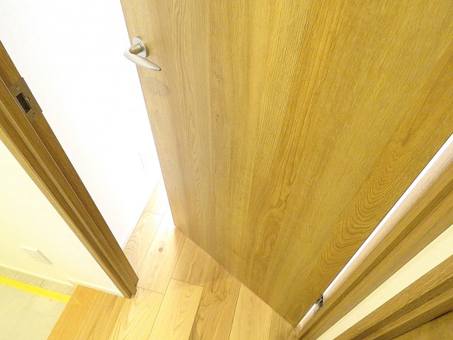 砧公園スカイハイツ　洋室扉