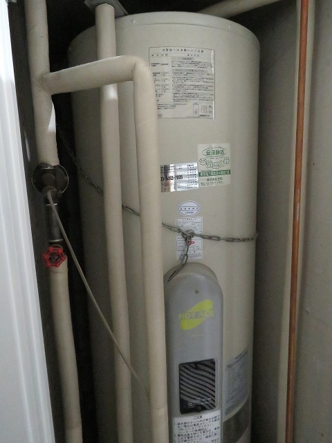 秀和南大井レジデンス　電気温水器