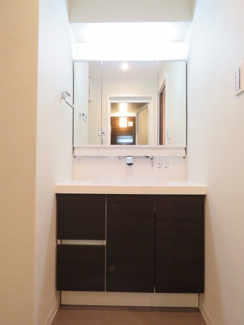 ノトス多摩川フレックス　洗面化粧台