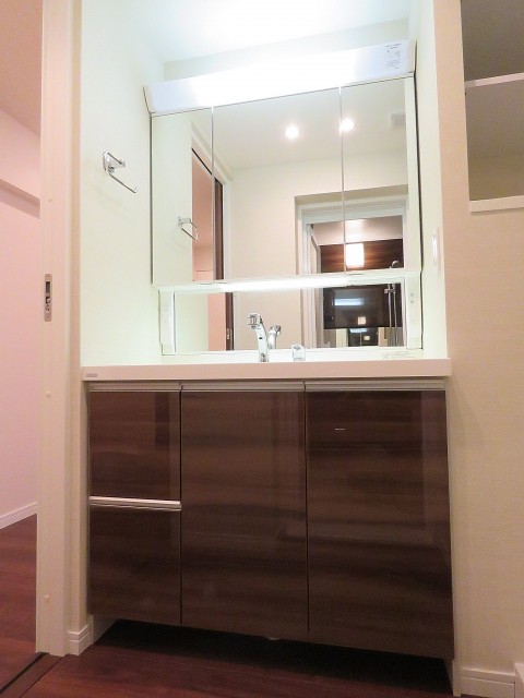 ファミール太子堂　洗面化粧台