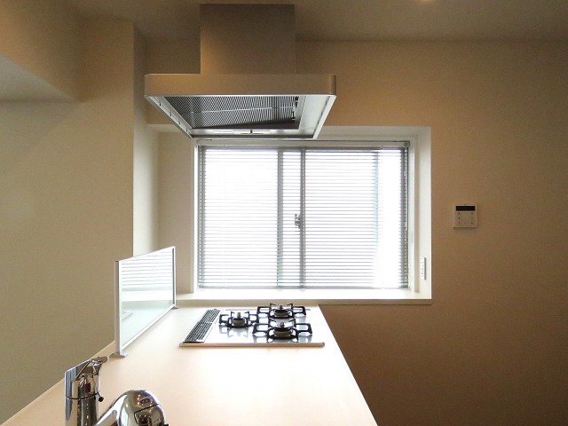 ファミール太子堂　キッチン横の窓