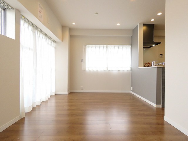 キャッスル世田谷　LDK約12.0帖