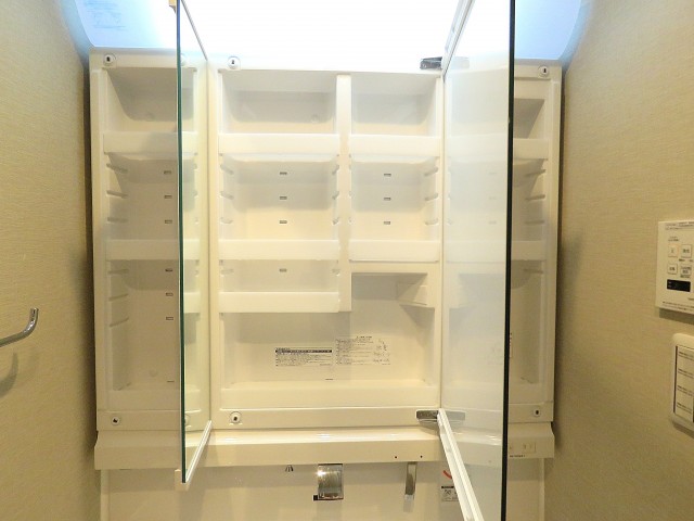 碑文谷マンション　洗面化粧台