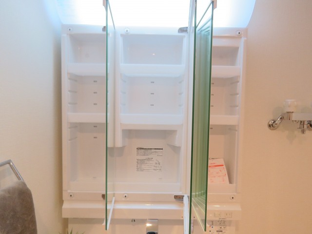 サングリア中目黒　洗面化粧台